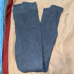 Textured gray leggings